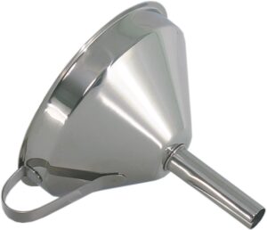 Tölcsér szűrővel